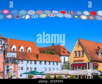 Bayern : die bezaubernden Dächer von Donauwörth und die einzigartige Straßenkunst Stockfoto