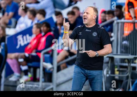 Odense, Dänemark. August 2025. Cheftrainer Alexander Zorniger von Odense BK, der während des 3F Superliga-Spiels zwischen Odense BK und Aarhus GF im Nature Energy Park in Odense zu sehen war. Quelle: Gonzales Photo/Alamy Live News Stockfoto