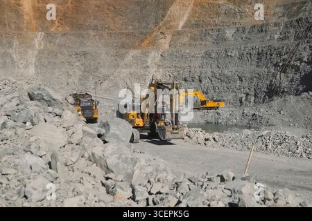 Bagger in einem Goldbergbau, Sonderausrüstung Stockfoto