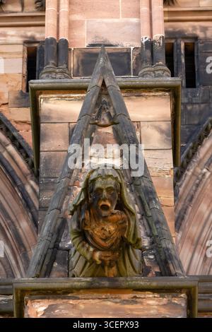 Grotesque 6 an der Kathedrale von Lichfield in Staffordshire Stockfoto
