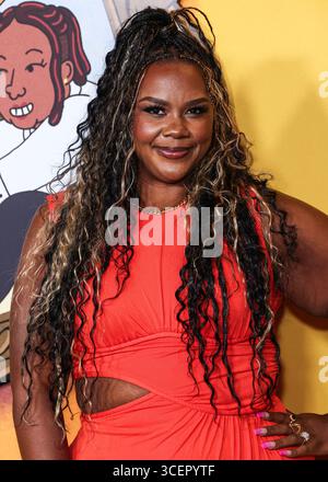Hollywood, Usa. August 2025. HOLLYWOOD, LOS ANGELES, KALIFORNIEN, USA - 18. AUGUST: Die US-amerikanische Schauspielerin, Komikerin, Autorin und Gastgeberin Nicole Byer kommt am 18. August 2025 bei der Los Angeles Special Screening von Netflix’s „Long Story Short“ Staffel 1 im Netflix Tudum Theater in Hollywood, Los Angeles, Kalifornien, USA. (Foto: Xavier Collin/Image Press Agency) Credit: Image Press Agency/Alamy Live News Stockfoto