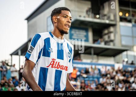 Odense, Dänemark. August 2025. Noah Ganaus von ob wurde während des 3F Superliga-Spiels zwischen Odense BK und Aarhus GF im Nature Energy Park in Odense gesehen. Stockfoto