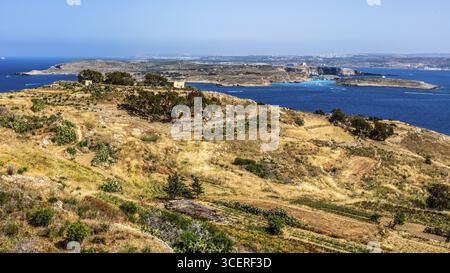 Blick auf die Blaue Lagune zwischen den Inseln Comino und Cominotto, Gozo, Maltas kleinere Schwesterinsel, die zur Republik Malta der sam gehört Stockfoto