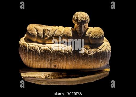 Zweistellige Steinstatuette, Museum am megalithischen Ggantija-Tempel, etwa 5600 Jahre alt, eines der ältesten teilweise erhaltenen Gebäude in der Stockfoto