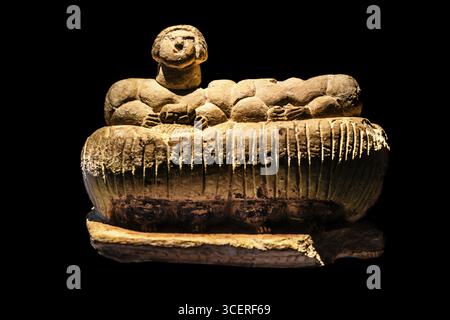 Zweistellige Steinstatuette, Museum am megalithischen Ggantija-Tempel, etwa 5600 Jahre alt, eines der ältesten teilweise erhaltenen Gebäude in der Stockfoto