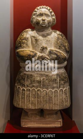 Rekonstruktion einer weiblichen Kultfigur, Museum am megalithischen Ggantija-Tempel, etwa 5600 Jahre alt, eines der ältesten teilweise erhaltenen Gebäude Stockfoto