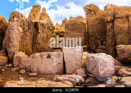 Megalithischer Hagar Qim Tempel mit insgesamt sechs größeren Tempelräumen, 3600-2500 v. Chr., Erscheinungsbild ohne Zeltdach, Qrendi, Malta Stockfoto