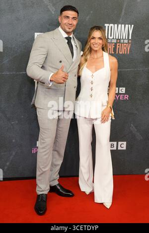 Tommy Fury und Emma Walsh kommen für Tommy: Die Guten. Das Schlechte. Die Fury-Premiere im Printworks in Manchester. Bilddatum: Dienstag, 19. August 2025. Stockfoto