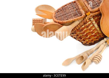 Set aus Küchenspateln und Löffeln isoliert auf weißem Hintergrund. Freier Platz für Text. Stockfoto