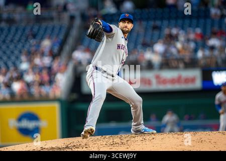 Washington, Usa. August 2025. Der New York Mets Pitcher David Peterson (23) spielt am Dienstag, den 19. August 2025, im Nationals Park in Washington, DC, am unteren Ende des dritten Inning. Foto: Bonnie Cash/UPI Credit: UPI/Alamy Live News Stockfoto