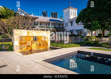 Brisbane, Australien: Das Yungaba House ist ein umgebautes Wohngebäude Stockfoto