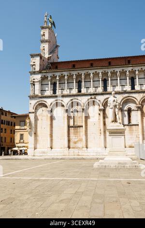 Blick auf San Michele in Foro, eine römisch-katholische Basilika Stockfoto