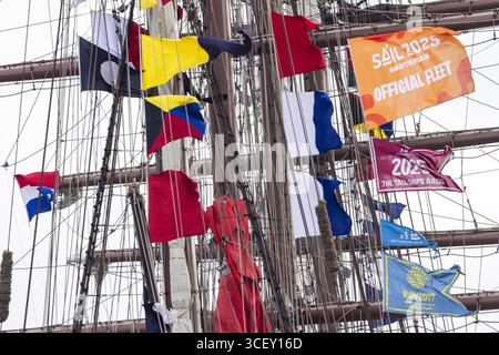 IJmuiden, Niederlande, 2011-08-20 09:13:39 IJmuiden, 20. August 2025, 2025. Teilnehmende Schiffe an SAIL 2025 bereiten sich auf die Segel nach Amsterdam vor. Foto: NLBEELD/Robert Meerding Credit: NL Beeld / Robert Meerding - Inc Stockfoto