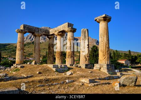 Griechenland, Peloponnes, Corinth, antike Korinth, Apollo-Tempel Stockfoto