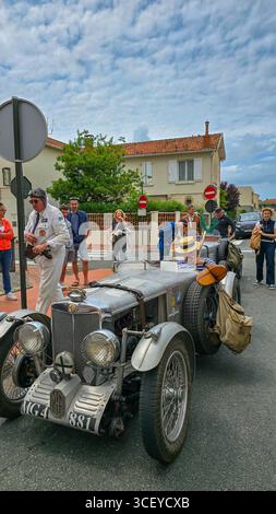 Das alte MG TA Aluminium-Cabriolet auf dem jährlichen Festival Belle Epoque Soulac 1900. Juni 2025. Soulac-sur-Mer, Frankreich. Stockfoto
