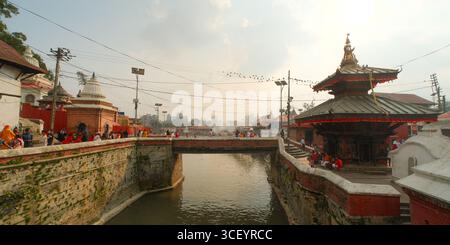 Traditioneller Pagode-Schrein im Kathmandu-Tal, Nepal Stockfoto