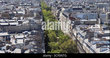 Blick auf Paris von der Spitze des Triumphbogens Stockfoto