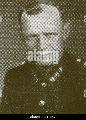 Dieses Foto von 1940 zeigt František Herink in einer Feuerwehruniform. Sie wurde im Rahmen der Feuerwehr der Königsstadt Slaný aufgenommen. Stockfoto