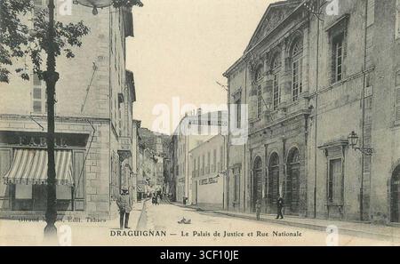 Dieses Bild zeigt das Palais de Justice (Court House) in Draguignan, aufgenommen 1911. Der Fotograf bleibt unbekannt. Stockfoto