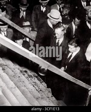 Öffentliche Erhängung von William de Boe wegen Überfalls und Übergriffen in Smithsland, Kentucky, USA, 1925. Mrs. Marjorie Johnson, das Opfer des Angriffs, und viele andere nahmen an der Hinrichtung Teil. Kentucky, USA, 1925. Stockfoto