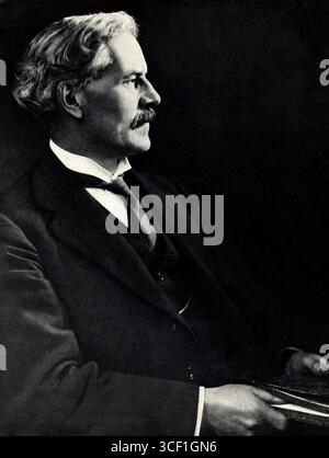 James Ramsay MacDonald (1866–1937), britischer Politiker und Premierminister, Mitbegründer der Labour Party, fotografiert 1929 zur Zeit seiner Ernennung in das zweite MacDonald-Kabinett in London. Stockfoto