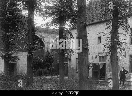 Diese Fotografie aus dem Jahr 1938 zeigt den Prinsenhof mit seinem Innenhof, der später zu einem Militärgarnisonskrankenhaus wurde. Stockfoto