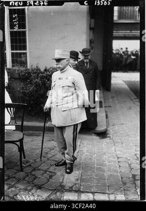 General Trumelet-Faber verließ das Krankenhaus in Schottland am 23. Januar 1916, wie auf einem Pressefoto von Agence de presse Meurisse während des Ersten Weltkriegs festgehalten Stockfoto