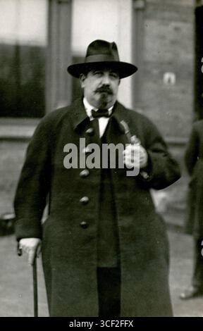 1922 fand der Internationale Friedenskongress im Haager Zoo in den Haag, Niederlande, statt. Die von den internationalen Gewerkschaften organisierte Veranstaltung brachte verschiedene internationale Delegationen zusammen, darunter die französische Delegation unter Leitung von L. Journaux. Stockfoto