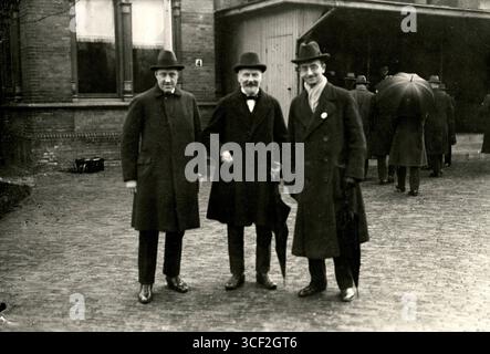 Ein internationaler Friedenskongress 1922 im Haagsche Dierentuin in den Haag, Niederlande, nahm die belgische Delegation unter Leitung von Kamiel Huysmans Teil. Der Kongress war ein wichtiges Ereignis in der europäischen Friedensbewegung. Stockfoto