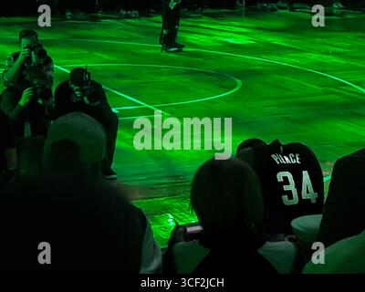 Paul Pierce trug das Los Angeles Clippers Trikot Nummer 34 während seines letzten NBA-Spiels in Boston bei TD Garden, Massachusetts, USA. Stockfoto