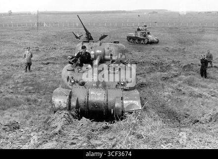 Dieses Bild zeigt einen erbeuteten Sherman M4A1 Panzer, der während des Zweiten Weltkriegs 1943 vom 1. Panzerregiment in Tunesien beschlagnahmt wurde. Der Panzer wurde von den Deutschen in Kummersdorf getestet und war Daddy II. Genannt, als sie seine Konstruktion und Leistung evaluierten. Stockfoto