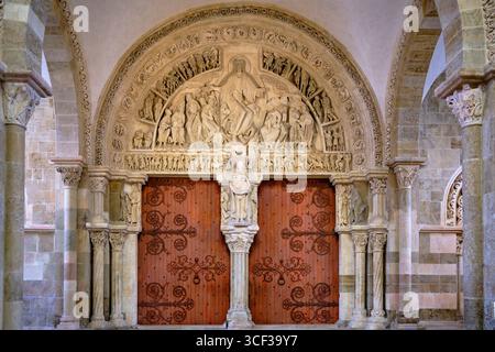 Frankreich, Yonne, der regionale Naturpark Morvan, Vézelay, bezeichnete die schönsten Dörfer Frankreichs, die Basilika Sainte-Marie-Madeleine als klassifiziert Stockfoto