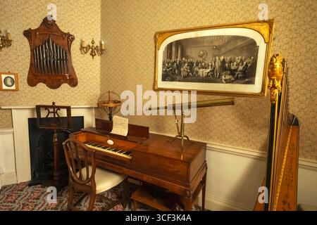 England, Somerset, Bath, Herschel Museum of Astronomy, Innenausstattung Wohnzimmer Stockfoto