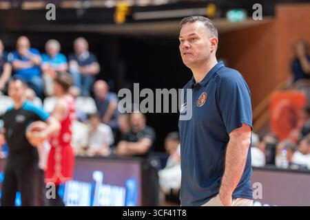 Almere, Niederlande. August 2025. ALMERE, NIEDERLANDE - 20. AUGUST: Trainer Johan Roijakkers aus den Niederlanden während des Spiels zwischen den Niederlanden und Bulgarien für die wm-Qualifikation 2027 im Topsportcentrum am 20. August 2025 in Almere, Niederlande. (Foto von Henk Seppen/Orange Pictures) Credit: Orange Pics BV/Alamy Live News Stockfoto