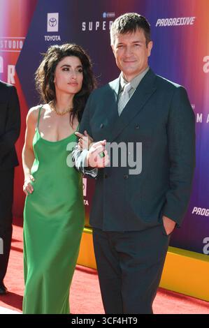 Tania Raymonde und Nathan Fillion bei der Weltpremiere des Kinofilms Superman im TCL Chinese Theatre. Los Angeles, 07.07.2025 *** Tania Raymonde und Nathan Fillion bei der Uraufführung des Films Superman im TCL Chinese Theatre Los Angeles, 07 07 2025 Foto:XJ.xMayerx/xFuturexImagex superman 5236 Stockfoto