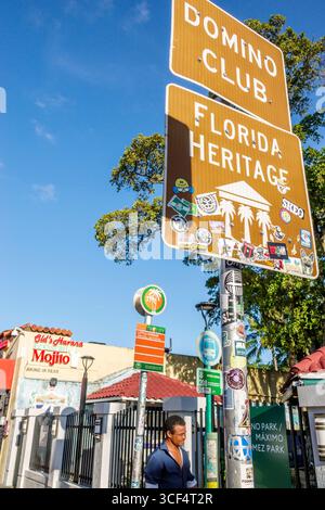 Miami Florida, Little Havana Viertel, 8th Street Calle Ocho, Viernes Culturales, Kulturfreitage, monatliche Veranstaltung, Kuba Hispanic, Domino Club Florida He Stockfoto