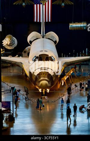 Chantilly, Virginia, USA – 19. August 2025: Das Space Shuttle „Discovery“ im Steven F. Udvar-Hazy Center. Stockfoto