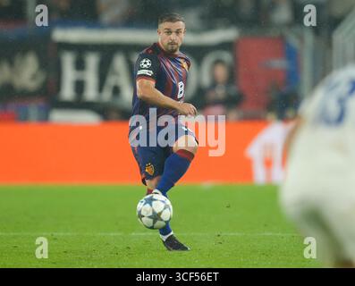 Basel, Schweiz. August 2025. Der FC Basel 1893 Mittelfeldspieler XHERDAN SHAQIRI (10) übergibt den Ball während des UEFA Champions League Playoff-Spiels zwischen dem FC Basel 1893 und dem FC Kopenhagen am 20. August 2025 in Basel. Das Spiel endete mit 1-1 Unentschieden. (Kreditbild: © Scott Coleman/ZUMA Press Wire) NUR REDAKTIONELLE VERWENDUNG! Nicht für kommerzielle ZWECKE! Stockfoto