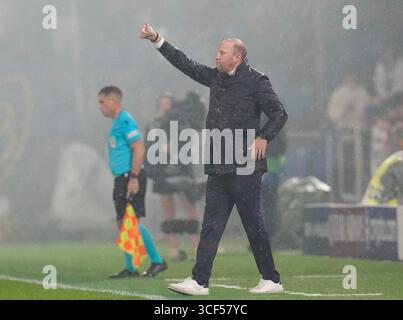 Basel, Schweiz. August 2025. LUDOVIC MAGNIN (Head Coach, FC Basel 1893) gibt seinen Spielern beim Endspiel der UEFA Champions League zwischen dem FC Basel 1893 und dem FC Kopenhagen am 20. August 2025 in Basel, Schweiz, Gesten zu. Das Spiel endete mit 1-1 Unentschieden. (Kreditbild: © Scott Coleman/ZUMA Press Wire) NUR REDAKTIONELLE VERWENDUNG! Nicht für kommerzielle ZWECKE! Stockfoto