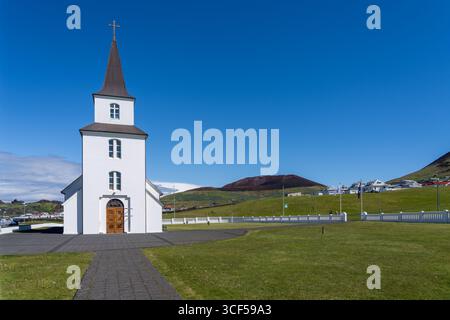 Die Tore des Friedhofs der Landa-Kirche auf der Insel Heimaey lagen 1973 am Rande des Lavastroms des Vulkans Eldfell Stockfoto