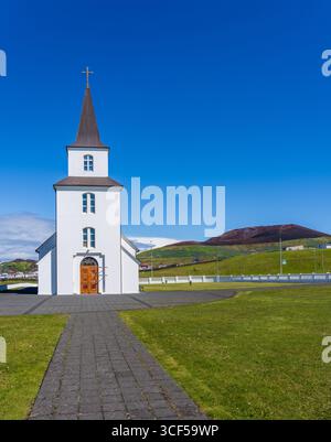 Die Tore des Friedhofs der Landa-Kirche auf der Insel Heimaey lagen 1973 am Rande des Lavastroms des Vulkans Eldfell Stockfoto