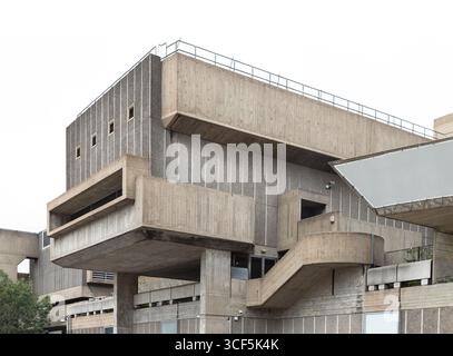 London, Großbritannien - 18. August 2025 - The Hayward Gallery, eine Galerie für zeitgenössische Kunst im Southbank Centre in London, für die bekannt ist Stockfoto