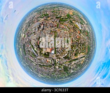 Luftbild, City Innenstadtansicht mit Rathaus und Friedensplatz, begrünte Kleppingstraße, evang. Stadtkirche Reinoldikirche, Erdkugel, Fisheye Aufnahme, Fischaugen Aufnahme, 360 Grad Aufnahme, winzige Welt, kleiner Planet, Fisheye Bild, Stadt, Dortmund, Ruhrgebiet, Nordrhein-Westfalen, Deutschland ACHTUNGxMINDESTHONORARx60xEURO *** Luftansicht, Stadtzentrumsansicht mit Rathaus und Friedensplatz, grüne Kleppingstraße, evang Stadtkirche Reinoldikirche, Erdkugel, Fischaugenbild, Fischaugenbild, 360-Grad-Bild, winzige Welt, kleiner Planet, Fischaugenbild, Stadt, Dortmund, Ruhrgebiet, Nordrhein-Westfalen Stockfoto