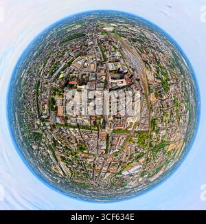 Luftbild, City Innenstadtansicht mit Rathaus und Friedensplatz, RWE Tower und Hauptbahnhof Hbf, evang. Stadtkirche Reinoldikirche und Kampstraße, Erdkugel, Fisheye Aufnahme, Fischaugen Aufnahme, 360 Grad Aufnahme, winzige Welt, kleiner Planet, Fisheye Bild, Stadt, Dortmund, Ruhrgebiet, Nordrhein-Westfalen, Deutschland ACHTUNGxMINDESTHONORARx60xEURO *** Luftansicht, Stadtzentrumsansicht mit Rathaus und Friedensplatz, RWE-Turm und Hauptbahnhof Hbf, evang Stadtkirche Reinoldikirche und Kampstraße, Erdkugel, Fischaugenbild, Fischaugenbild, 360°-Bild, winzige Welt, kleiner Planet, Fischaugenbild, c Stockfoto