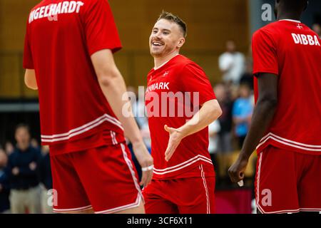 Farum, Dänemark. August 2025. Adam Heede-Andersen aus Dänemark war bei der FIBA-Weltmeisterschaft 2027 in der Europameisterschaft zwischen Dänemark und Kroatien in der Farum Arena in Farum zu sehen. Quelle: Gonzales Photo/Alamy Live News Stockfoto