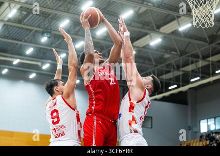 Farum, Dänemark. August 2025. JermaineBallisager Webb (22) aus Dänemark wurde während der FIBA-Weltmeisterschaft 2027 in der Europameisterschaft zwischen Dänemark und Kroatien in der Farum Arena in Farum gesehen. Quelle: Gonzales Photo/Alamy Live News Stockfoto