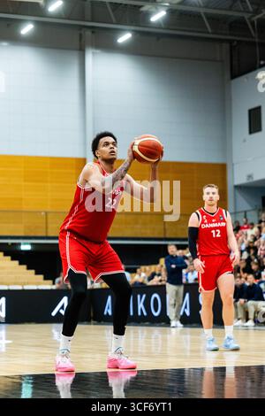 Farum, Dänemark. August 2025. JermaineBallisager Webb (22) aus Dänemark wurde während der FIBA-Weltmeisterschaft 2027 in der Europameisterschaft zwischen Dänemark und Kroatien in der Farum Arena in Farum gesehen. Quelle: Gonzales Photo/Alamy Live News Stockfoto
