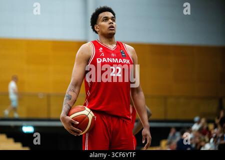 Farum, Dänemark. August 2025. JermaineBallisager Webb (22) aus Dänemark wurde während der FIBA-Weltmeisterschaft 2027 in der Europameisterschaft zwischen Dänemark und Kroatien in der Farum Arena in Farum gesehen. Quelle: Gonzales Photo/Alamy Live News Stockfoto