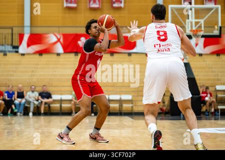 Farum, Dänemark. August 2025. OgbemudiaUagboe (6) aus Dänemark, der während der FIBA-Weltmeisterschaft 2027 in der Europameisterschaft zwischen Dänemark und Kroatien in der Farum Arena in Farum zu sehen war. Quelle: Gonzales Photo/Alamy Live News Stockfoto