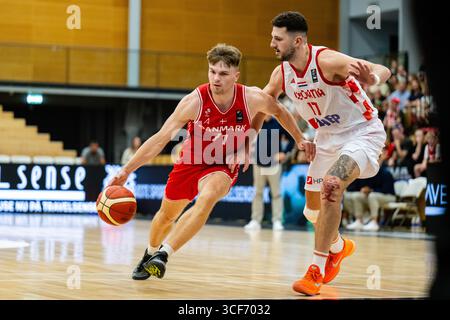 Farum, Dänemark. August 2025. JonathanKlussmann (71) aus Dänemark war bei der FIBA-Weltmeisterschaft 2027 in der Europameisterschaft zwischen Dänemark und Kroatien in der Farum Arena in Farum zu sehen. Quelle: Gonzales Photo/Alamy Live News Stockfoto